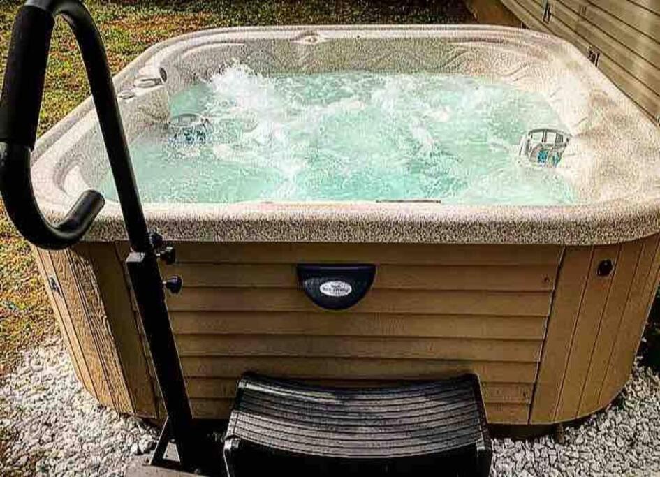 {Hot Tub In Ranch} Mins To Airport/Uofr/Strng/Dwtn Villa Rochester Kültér fotó