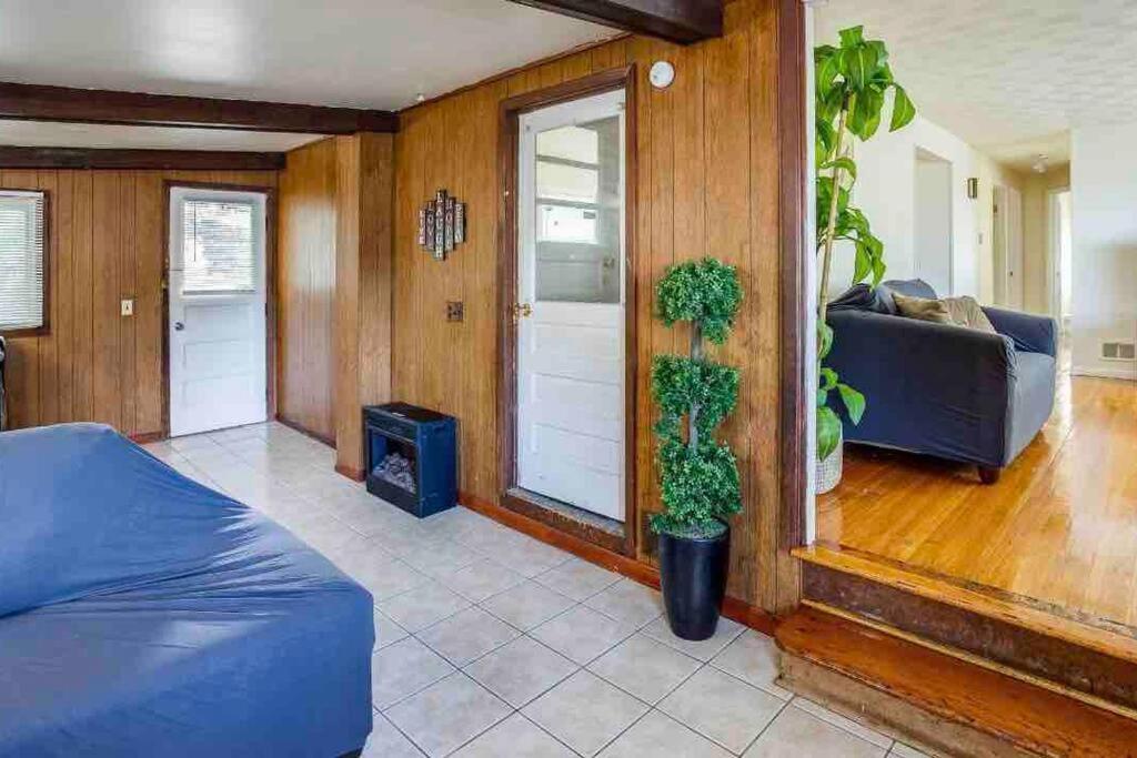 {Hot Tub In Ranch} Mins To Airport/Uofr/Strng/Dwtn Villa Rochester Kültér fotó